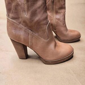 Lucky Brand Taupe Leather Stacked Heel Western Boots